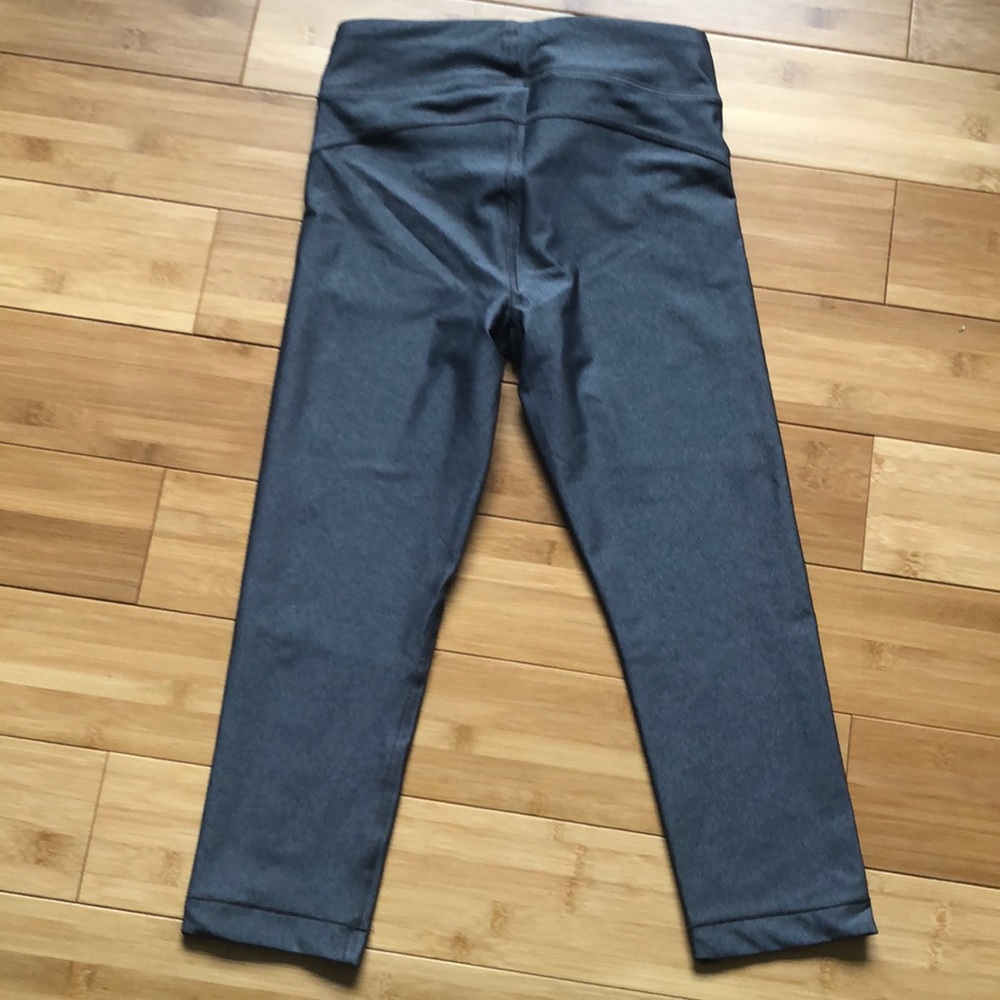 Under Armour Heather HeatGear yoga pants Sz XS - Picture 4 of 6